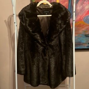 Jones New York faux fur coat. Luxurious, and in perfect condition! Size medium.